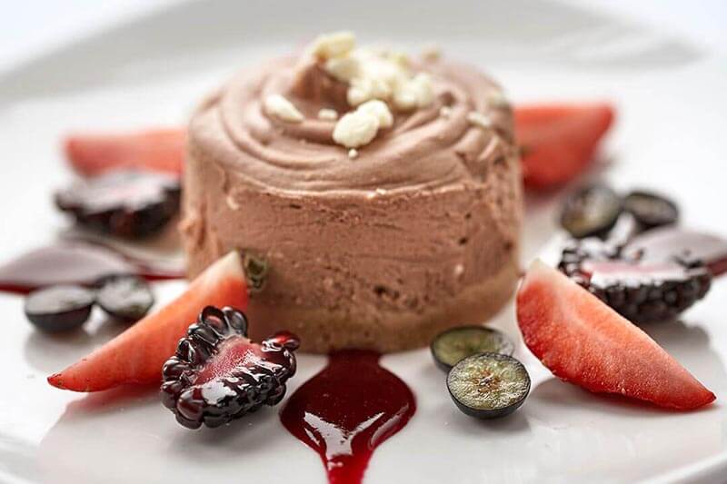 Chocolate mousse with fruits